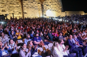 BODRUM BELEDİYESİ SARI YAZ KALE KONSERLERİ DERYA ULUĞ İLE BAŞLADI