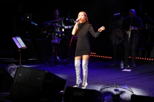 BODRUM BELEDİYESİ SARI YAZ KALE KONSERLERİ DERYA ULUĞ İLE BAŞLADI