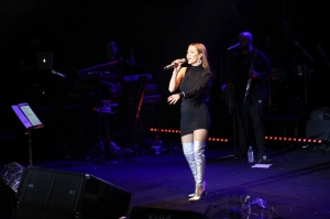 BODRUM BELEDİYESİ SARI YAZ KALE KONSERLERİ DERYA ULUĞ İLE BAŞLADI