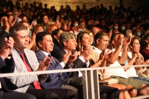 BODRUM BELEDİYESİ SARI YAZ KALE KONSERLERİ DERYA ULUĞ İLE BAŞLADI