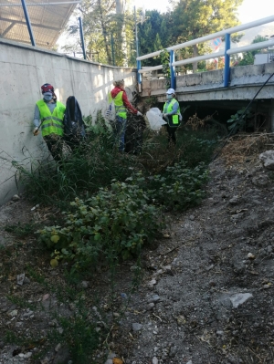 DERE YATAKLARINDAN 485 TORBA ÇÖP TOPLANDI