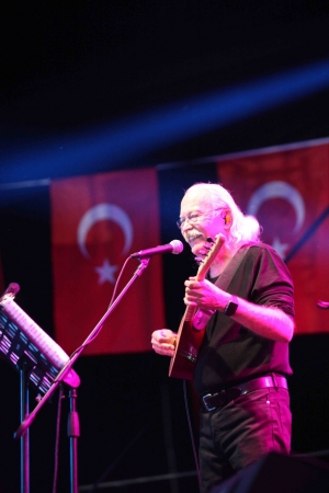 CUMHURİYET COŞKUSU MOĞOLLAR İLE BAŞLADI