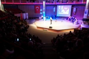 “KONUŞAN ŞARKILAR” BODRUM TEMASIYLA SAHNELENDİ