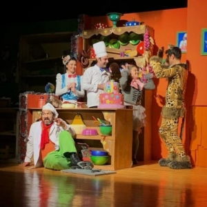 BODRUM BELEDİYESİ ŞEHİR TİYATROSU OYUNLARI SALONU DOLDURMAYA DEVAM EDİYOR