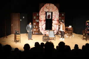 BODRUM BELEDİYESİ ŞEHİR TİYATROSU OYUNLARI SALONU DOLDURMAYA DEVAM EDİYOR