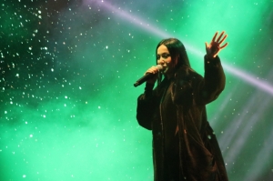 BELEDİYE MEYDANI SAHNESİ KONSERLERİ BAŞLADI