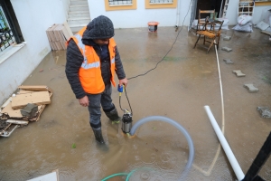 BODRUM'DA EKİPLER, SU TAŞKINLARINA KARŞI TEYAKKUZDA
