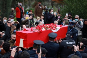 FATMA GİRİK, BODRUM’DA SON YOLCULUĞUNA UĞURLANDI