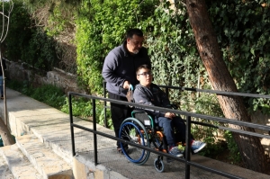 DORUK BURGAZ, TEKERLEKLİ SANDALYESİNE KAVUŞTU