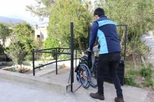 DORUK BURGAZ, TEKERLEKLİ SANDALYESİNE KAVUŞTU