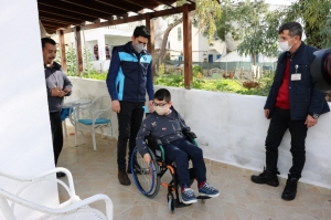 DORUK BURGAZ, TEKERLEKLİ SANDALYESİNE KAVUŞTU