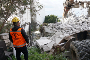 KAÇAK YAPILAR YIKILMAYA DEVAM EDİYOR