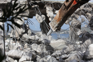 KAÇAK YAPILAR YIKILMAYA DEVAM EDİYOR