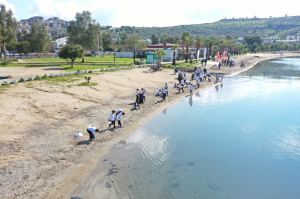 KIYIDA VE DENİZDE TEMİZLİK SÜRÜYOR