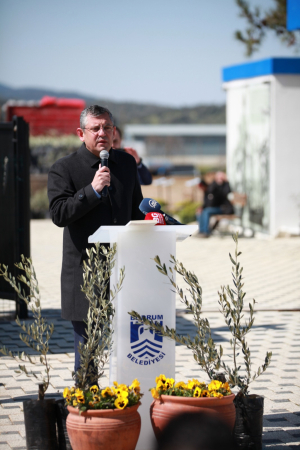 YANGINDA ZARAR GÖREN ÜRETİCİYE 3500 ADET ZEYTİN FİDANI HİBE EDİLDİ