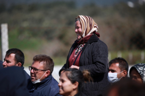 YANGINDA ZARAR GÖREN ÜRETİCİYE 3500 ADET ZEYTİN FİDANI HİBE EDİLDİ