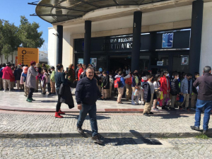 ÖĞRENCİLERE TİYATRO ETKİNLİĞİ DEVAM EDİYOR