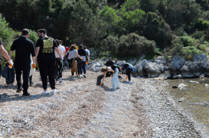 BİTEZ’DE KIYI TEMİZLİĞİ YAPILDI