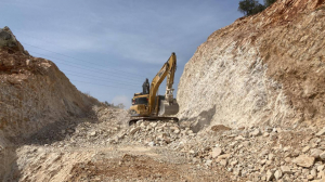 ALTYAPISI TAMAMLANAN CADDE VE SOKAKLARDA ÇALIŞMALAR HIZLANDI