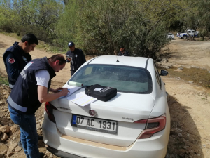 KAÇAK ÇALIŞMAYA ZABITA MÜDAHALE ETTİ