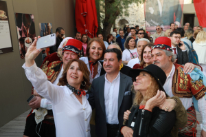 BALIKÇI’NIN DOĞUM GÜNÜ, “DÜNYA MERHABA GÜNÜ” OLDU