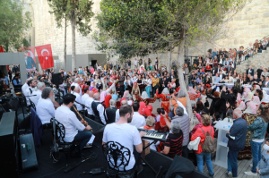 BALIKÇI’NIN DOĞUM GÜNÜ, “DÜNYA MERHABA GÜNÜ” OLDU