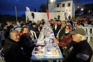 BAŞKAN ARAS, İFTARI DEREKÖY’DE VATANDAŞLARLA BİRLİKTE AÇTI