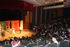 ÖĞRENCİLER TİYATROYLA BULUŞMAYA DEVAM EDİYOR