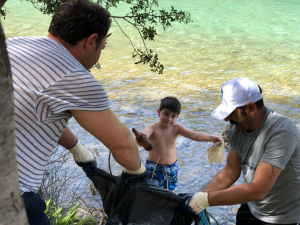 BODRUM’DA SAHİL VE YOL KENARLARI ATIKTAN TEMİZLENDİ