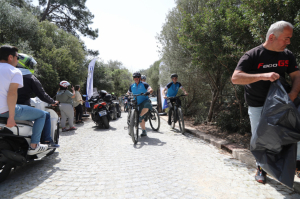 BODRUM’DA SAHİL VE YOL KENARLARI ATIKTAN TEMİZLENDİ