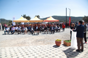 KARAOVA’DA ÜRETİCİYE 142 BİN HİBE FİDE DAĞITILDI