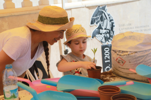 “ÇOCUK ŞENLİĞİ” UMURÇA PARKI`NDA COŞKU İLE KUTLANDI