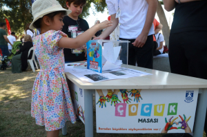 “ÇOCUK ŞENLİĞİ” UMURÇA PARKI`NDA COŞKU İLE KUTLANDI