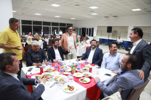 BAŞKAN ARAS, STK VE BASIN MENSUPLARI İLE İFTARDA BULUŞTU