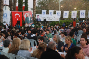 BODRUM BELEDİYESİ’NİN DÜZENLEDİĞİ İFTARA BİNLERCE KİŞİ KATILDI