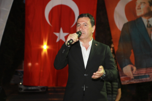 BODRUM BELEDİYESİ’NİN DÜZENLEDİĞİ İFTARA BİNLERCE KİŞİ KATILDI