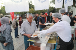 BODRUM BELEDİYESİ’NİN DÜZENLEDİĞİ İFTARA BİNLERCE KİŞİ KATILDI