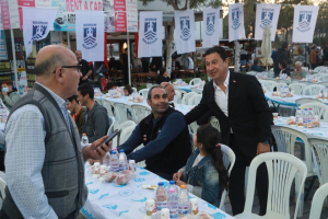 BODRUM BELEDİYESİ’NİN DÜZENLEDİĞİ İFTARA BİNLERCE KİŞİ KATILDI