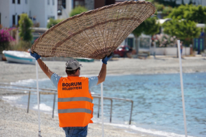 HALK PLAJLARINDA BAKIM VE TAMİRAT ÇALIŞMALARI