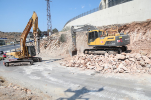 YENİ HASTANE YOLU YAPIMINDA SONA GELİNDİ