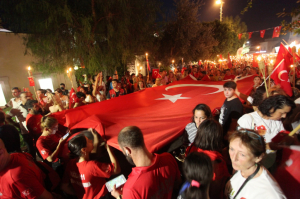 BÜYÜK ZAFERE YAKIŞIR KUTLAMA