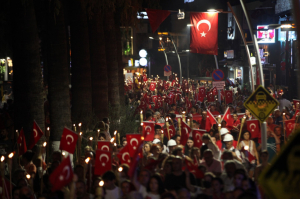 BÜYÜK ZAFERE YAKIŞIR KUTLAMA