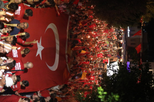 BÜYÜK ZAFERE YAKIŞIR KUTLAMA