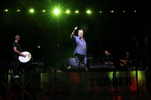 TURGUTREİS’TE DÜNYA BARIŞ GÜNÜ KONSERİ