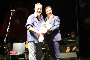 TURGUTREİS’TE DÜNYA BARIŞ GÜNÜ KONSERİ