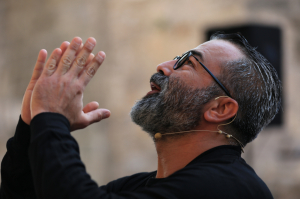 HALİKARNAS BALIKÇISI ANISINA BODRUM’DA TEK KİŞİLİK TİYATRO OYUNU