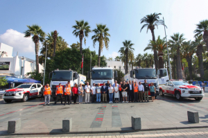 HAYIRSEVER VATANDAŞLARA PLAKETLERİ TAKDİM EDİLDİ