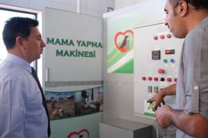 BELEDİYEDEN SOKAK HAYVANLARI İÇİN MAMA ÜRETİMİ