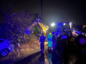 BELEDİYE EKİPLERİNDEN ANINDA MÜDAHALE