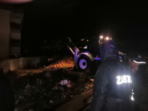 BELEDİYE EKİPLERİNDEN ANINDA MÜDAHALE